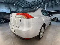 Usado Renault Laguna III Authentique 130 CV (95 kW) 2008 Gris / plata Berlina