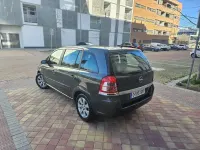 Usado Opel Zafira Essentia 116 CV (85 kW) 2009 Gris Monovolumen