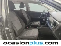 Usado Kia Stonic 101 CV (74 kW) 2025 Gris SUV