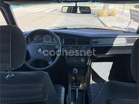 Usado Mercedes 190 109 CV (80 kW) 1992 Gris / plata Berlina