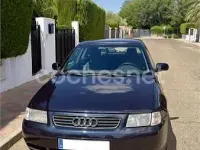 Usado Audi A3 Ambiente 110 CV (80 kW) 2000 Azul Utilitario