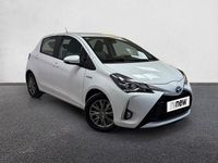 Usado Toyota Yaris Hybrid Active 100 CV (73 kW) 2018 Blanco Berlina