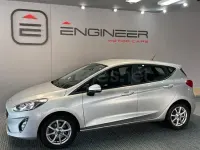 Usado Ford Fiesta Trend 86 CV (63 kW) 2018 Gris / plata Utilitario