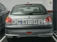 Usado Peugeot 206 75 CV (55 kW) 2005 Gris / plata Berlina
