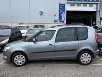 Usado Skoda Roomster Ambition 86 CV (63 kW) 2012 Gris / plata Monovolumen