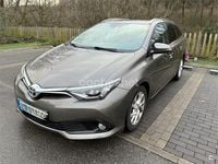 Usado Toyota Auris Active 112 CV (82 kW) 2017 Beige Familiar
