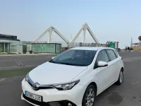 Usado Toyota Auris Active 116 CV (85 kW) 2015 Blanco Berlina