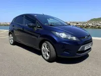 Usado Ford Fiesta Trend 82 CV (60 kW) 2012 Azul Utilitario