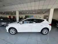 Usado Seat Leon Style 115 CV (84 kW) 2021 Blanco Berlina