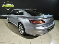 Usado VW Arteon Elegance 150 CV (110 kW) 2021 Gris / plata Berlina