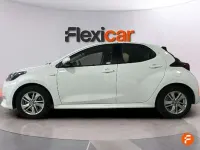 Usado Toyota Yaris Active 99 CV (72 kW) 2020 Blanco Utilitario