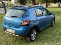 Usado Dacia Sandero Stepway 90 CV (66 kW) 2013 Azul Berlina