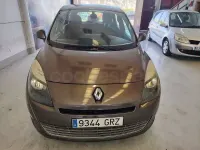 Usado Renault Grand Scénic II Dynamique 105 CV (77 kW) 2009 Beige Monovolumen
