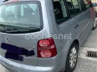 Usado VW Touran Advance 105 CV (77 kW) 2009 Gris / plata Monovolumen