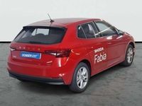 Usado Skoda Fabia Selection 95 CV (69 kW) 2025 Rojo Utilitario