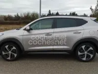Usado Hyundai Tucson Style 176 CV (129 kW) 2016 Gris / plata SUV