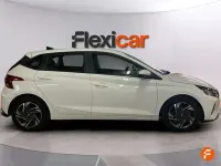 Usado Hyundai i20 101 CV (74 kW) 2022 Blanco Utilitario