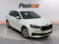 Usado Skoda Fabia Active 80 CV (58 kW) 2022 Blanco Utilitario