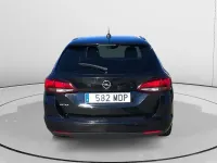 Usado Opel Astra Business Elegance 122 CV (89 kW) 2020 Negro Familiar