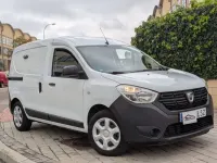 Usado Dacia Dokker Essentiel 109 CV (80 kW) 2021 Blanco Monovolumen