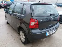 Usado VW Polo Advance 70 CV (51 kW) 2005 Negro Utilitario