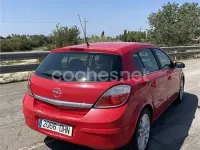 Usado Opel Astra Cosmo 150 CV (110 kW) 2005 Rojo Berlina