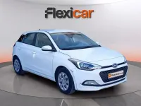 Usado Hyundai i20 84 CV (61 kW) 2017 Blanco Berlina
