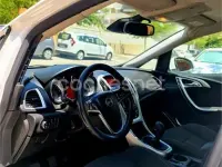 Usado Opel Astra Enjoy 110 CV (80 kW) 2010 Blanco Berlina