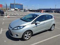 Usado Ford Fiesta Trend 82 CV (60 kW) 2009 Gris / plata Berlina
