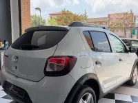 Usado Dacia Sandero Stepway 90 CV (66 kW) 2016 Blanco Berlina