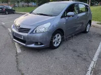 Usado Toyota Verso Active 126 CV (92 kW) 2009 Gris / plata Monovolumen