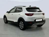 Usado Kia Stonic 84 CV (61 kW) 2022 Blanco SUV