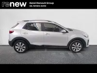 Usado Kia Stonic 100 CV (73 kW) 2024 Gris SUV