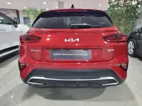 Usado Kia XCeed 141 CV (103 kW) 2025 Granate SUV