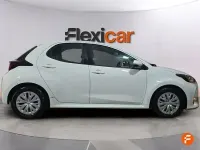 Usado Toyota Yaris Advance 72 CV (52 kW) 2023 Blanco Utilitario