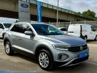 Usado VW T-Roc Life 110 CV (80 kW) 2024 Gris / plata SUV