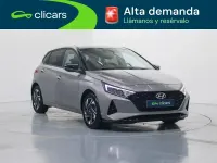 Usado Hyundai i20 100 CV (73 kW) 2023 Gris Utilitario