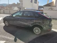 Usado Ford Focus Trend 100 CV (73 kW) 2011 Negro Berlina