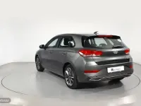 Usado Hyundai i30 110 CV (80 kW) 2022 Gris Berlina