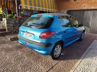 Usado Peugeot 206 70 CV (51 kW) 1999 Azul Utilitario