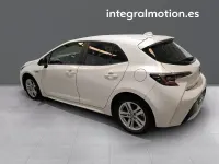 Usado Toyota Corolla Active 122 CV (89 kW) 2021 Blanco Berlina