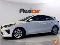 Usado Kia Ceed 120 CV (88 kW) 2022 Blanco Utilitario