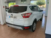 Usado Ford Kuga Trend 120 CV (88 kW) 2018 Blanco SUV