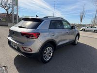 Usado VW T-Roc Life 150 CV (110 kW) 2023 Gris / plata SUV