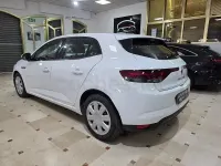 Usado Renault Mégane II Life 115 CV (84 kW) 2021 Blanco Berlina