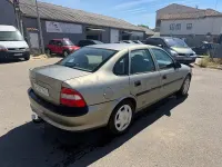 Usado Opel Vectra 100 CV (73 kW) 1999 Beige Berlina