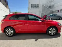 Usado Hyundai i30 120 CV (88 kW) 2020 Rojo Berlina