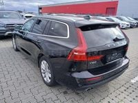 Usado Volvo V60 Momentum 190 CV (139 kW) 2020 Negro Familiar