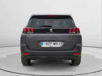 Usado Peugeot 5008 Active 136 CV (100 kW) 2024 Gris SUV