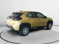 Usado Toyota Yaris Hybrid Style 116 CV (85 kW) 2023 Amarillo